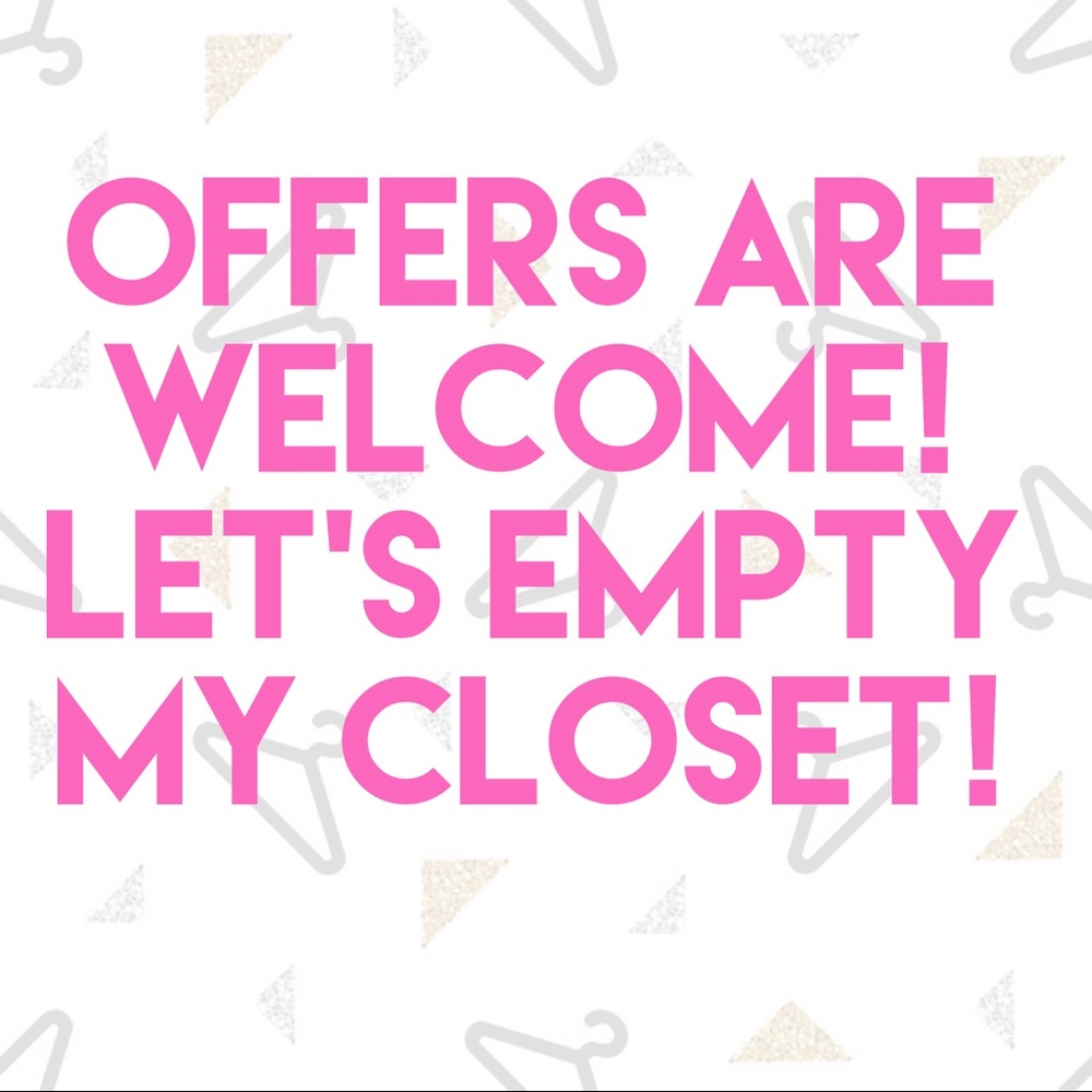 OFFERS WELCOME! EMPTYING MY CLOSET! 💕👏🏾💥💥🤗😻